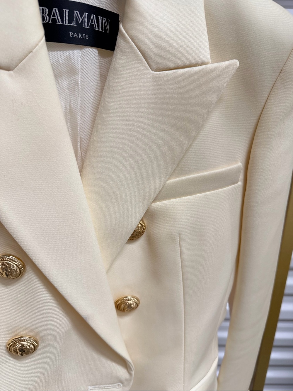 Balmain Ivory Double-Breasted Tailored Blazer with Gold Buttons - Picture 8 of 8